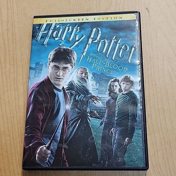 Harry Potter  sweatshirt junior L (11/13) and a Harry Potter dvd - Picture 5 of 6